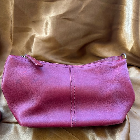 Vintage 2001 Coach Girlie Nappa ♥️ - Picture 5 of 8